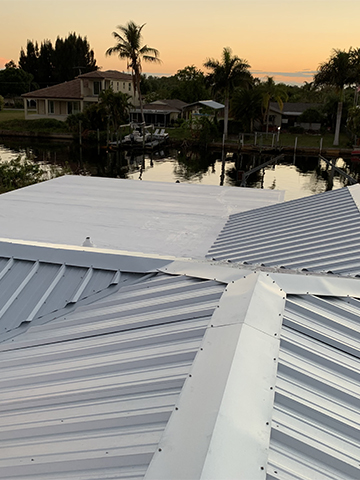 Metal Roof from Phoenix Contracting of SWFL located in Lee County: Fort Myers, Cape Coral, North Fort Myers and Lehigh Acres.